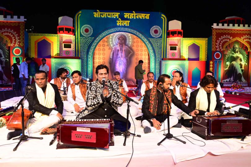 Humsar Hayat's performance in Di Deewana Tera Aaya Baba Tere Sirdi at Sufi Night