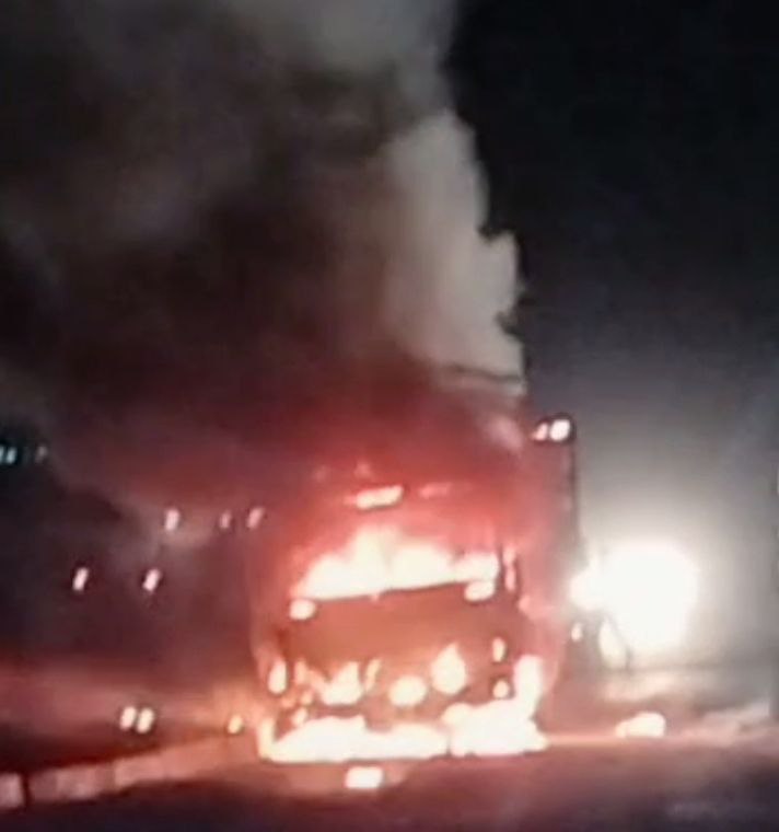 Fire broke out in a truck loaded with sugarcane, the vehicle burnt to ashes