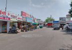 Stopped using single use plastic, handcart shopkeepers kept two dustbins with them