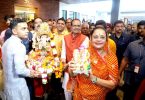 Chief Minister immersed Ganesh idol at Prempura Ghat