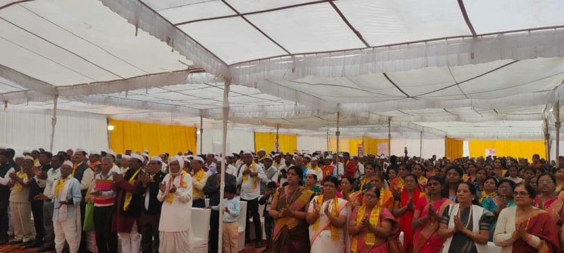 Seniors were honored with Kunbi Ratna, women were honored with Kunbi Shakti Alankaran.